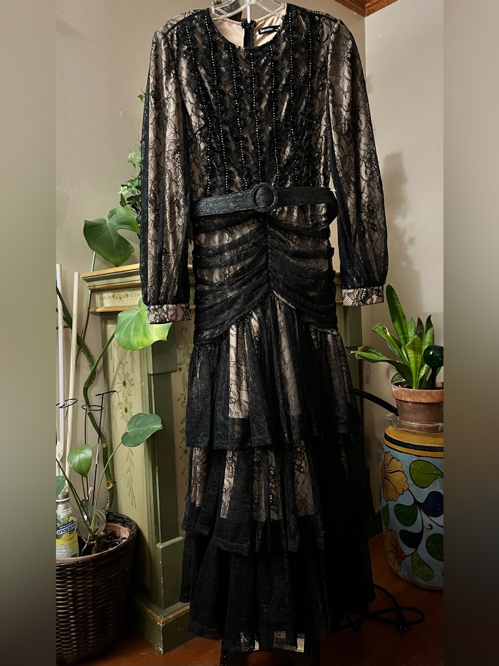 Anewsta Savoree Elegant Black Lace Evening Dress